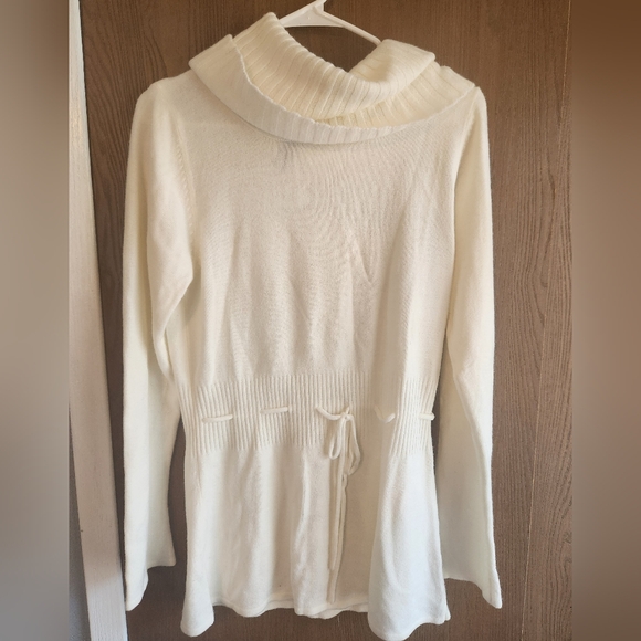 Gitano Sweaters - Gitano Ivory Sweater